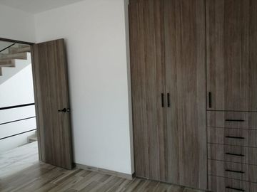Se Vende Casa en Pedregal de Schoenstatt,  4ta Recamara en PB, Roof Garden, Lujo