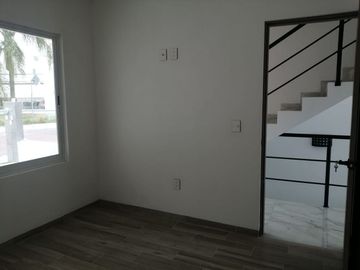 Se Vende Casa en Pedregal de Schoenstatt,  4ta Recamara en PB, Roof Garden, Lujo