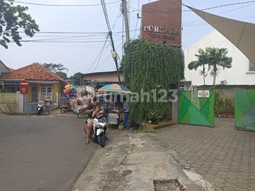Rumah Terawat Siap Huni Dalam Perumahan Akses Pintu Tol Cibubur