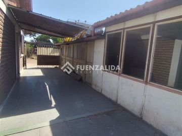Casa en venta de 6 dorm. en Maipú