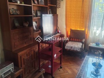 Casa en venta de 6 dorm. en Maipú