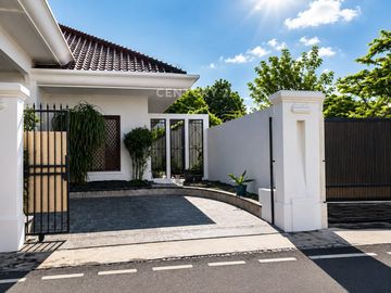 Dijual Rumah Luxury Lebak Bulus Jakarta Selatan