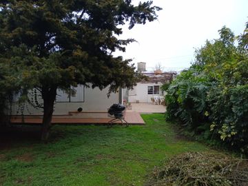 VENTA de casa en San Miguel , hermosa cuadra lote con 48 metros de fondo
