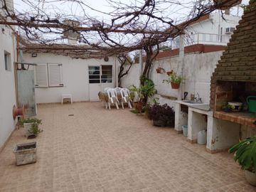 VENTA de casa en San Miguel , hermosa cuadra lote con 48 metros de fondo