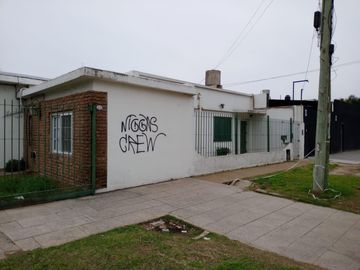 VENTA de casa en San Miguel , hermosa cuadra lote con 48 metros de fondo