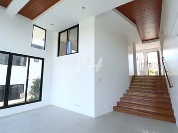 Luxury House and Lot in Antipolo City For Sale 18.5M PH964