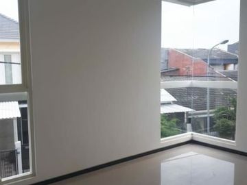 Rumah Sutorejo Timur Mininalis dan Baru Gressss Hadap Selatan dan Barat