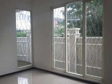 Rumah Sutorejo Timur Mininalis dan Baru Gressss Hadap Selatan dan Barat