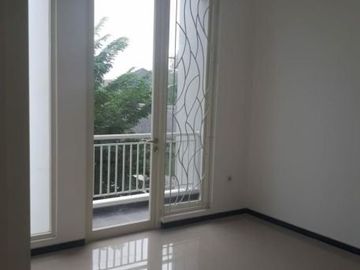 Rumah Sutorejo Timur Mininalis dan Baru Gressss Hadap Selatan dan Barat