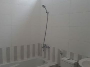 Rumah Sutorejo Timur Mininalis dan Baru Gressss Hadap Selatan dan Barat