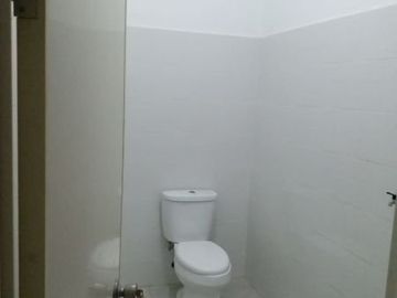 DiSewakan Ruko Muara Karang, 3,5 lantai !!