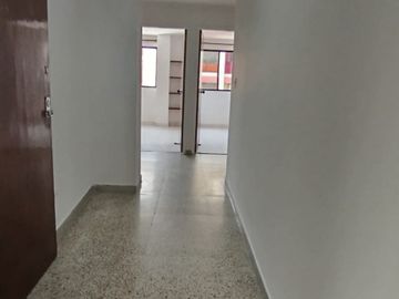 apartamento en arriendo en los colores. Cod A218563