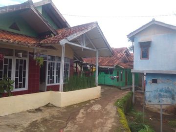 Rumah Asri 20 Meter Masuk Gang Type 70 LT 140 M2, Ngamprah, Bandung Barat