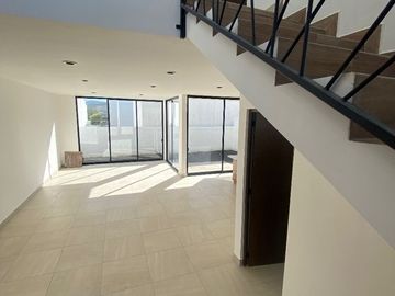 Casa en Venta en Valle de Juriquilla, Gran Ubicación, Hermoso Diseño Luxury