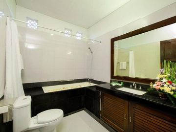 HOTEL BINTANG 3 , DEKAT BANDARA DAN PANTAI DI AREA KUTA
