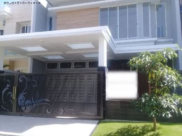 Rumah Palm Beach Pakuwon City Minimalis Siap Huni