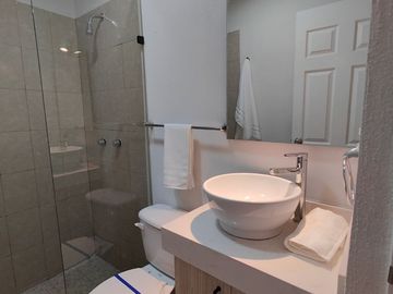 Precioso Departamento en Querétaro de 3 Recamaras, Alberca, de LUJO !