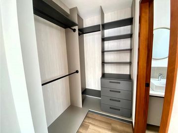 CASAS INDEPENDIENTES EN VENTA EN TUMBACO (CB)
