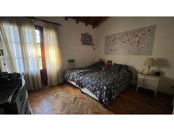VENDE CASA EN BOMBAL SUR GODOY CRUZ ( barrio Arizu )