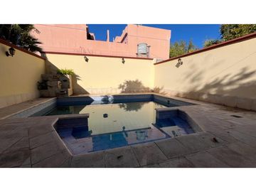 VENDE CASA EN BOMBAL SUR GODOY CRUZ ( barrio Arizu )
