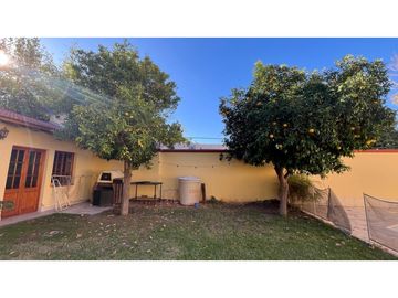 VENDE CASA EN BOMBAL SUR GODOY CRUZ ( barrio Arizu )