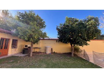VENDE CASA EN BOMBAL SUR GODOY CRUZ ( barrio Arizu )