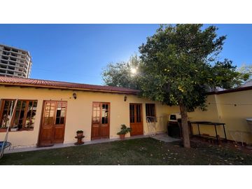 VENDE CASA EN BOMBAL SUR GODOY CRUZ ( barrio Arizu )