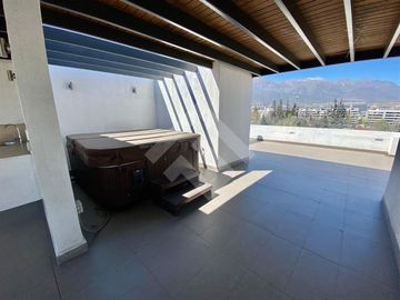 Penthouse con terraza, quincho y jacuzzi en La Dehesa