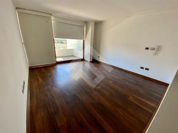 Penthouse con terraza, quincho y jacuzzi en La Dehesa