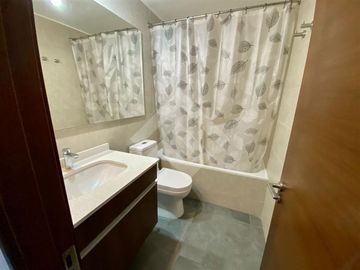 Penthouse con terraza, quincho y jacuzzi en La Dehesa