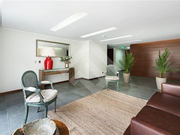 Penthouse con terraza, quincho y jacuzzi en La Dehesa