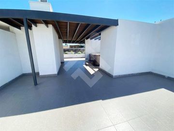 Penthouse con terraza, quincho y jacuzzi en La Dehesa