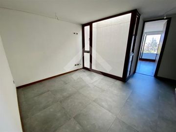 Penthouse con terraza, quincho y jacuzzi en La Dehesa