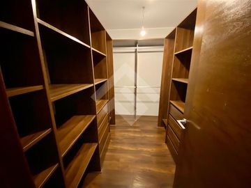 Penthouse con terraza, quincho y jacuzzi en La Dehesa
