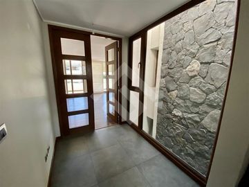 Penthouse con terraza, quincho y jacuzzi en La Dehesa