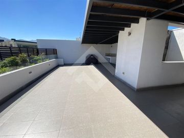 Penthouse con terraza, quincho y jacuzzi en La Dehesa