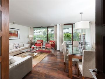 Penthouse con terraza, quincho y jacuzzi en La Dehesa