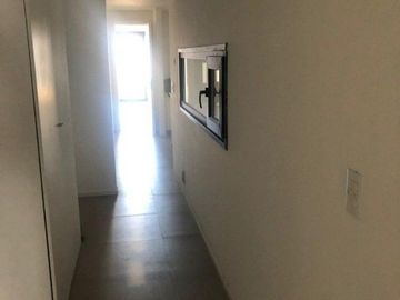 PISO EN PLAZA MITRE CON DOBLE COCHERA Y BAULERA