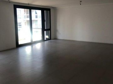 PISO EN PLAZA MITRE CON DOBLE COCHERA Y BAULERA