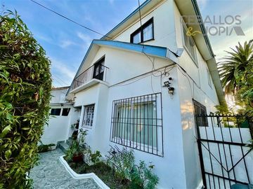 Casa en venta de 4 dorm. en Villa Alemana