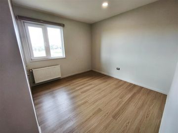 Casa en arriendo de 4 dorm. en Puerto Varas Cond las Bahías.