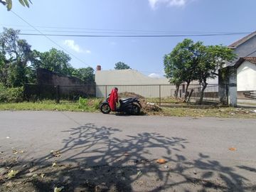 Rumah Baru Mewah Luxury Kolam Renang Jalan Utama Jogja Bay Maguwoharjo Sleman