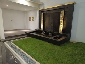 *Jual Rumah NEW GRESS Raya Boulevard ROYAL RESIDENCE Winchester Surabaya Barat*