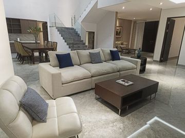*Jual Rumah NEW GRESS Raya Boulevard ROYAL RESIDENCE Winchester Surabaya Barat*