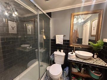 Casa en venta de 5 dorm. 3 dormitorios en Las Condes