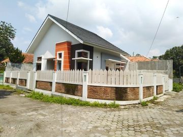 Rumah modern hook di jln Kaliurang KM 10