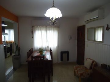 Departamento de 3 ambientes ubicado en el Barrio Viplastic - Longchamps.