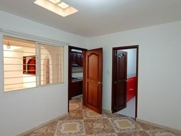 casa en venta en urbanización nueva granada. Cod V107703