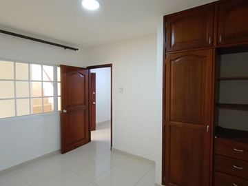 casa en venta en urbanización nueva granada. Cod V107703