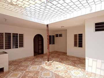 casa en venta en urbanización nueva granada. Cod V107703